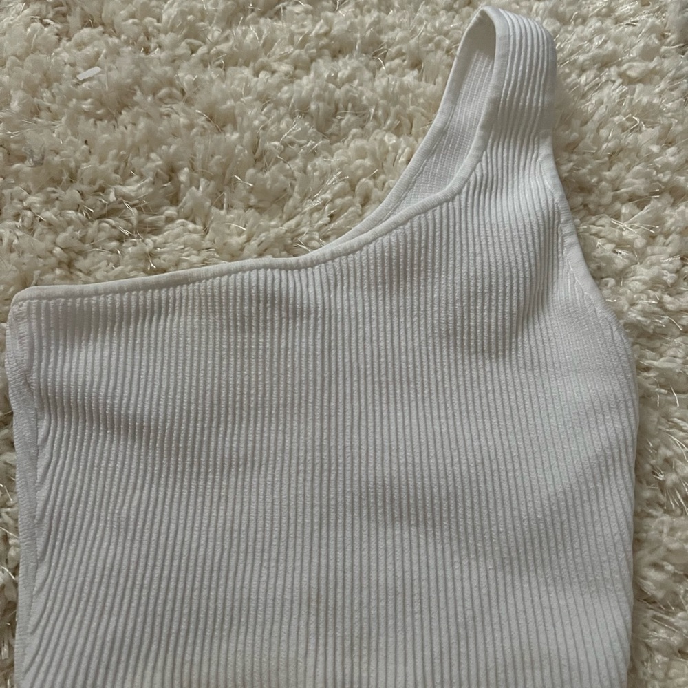 Babaton One- shoulder Crop top
